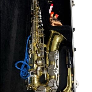 Yamaha Brass and Silver Alto Saxophone with Black Mouthpiece